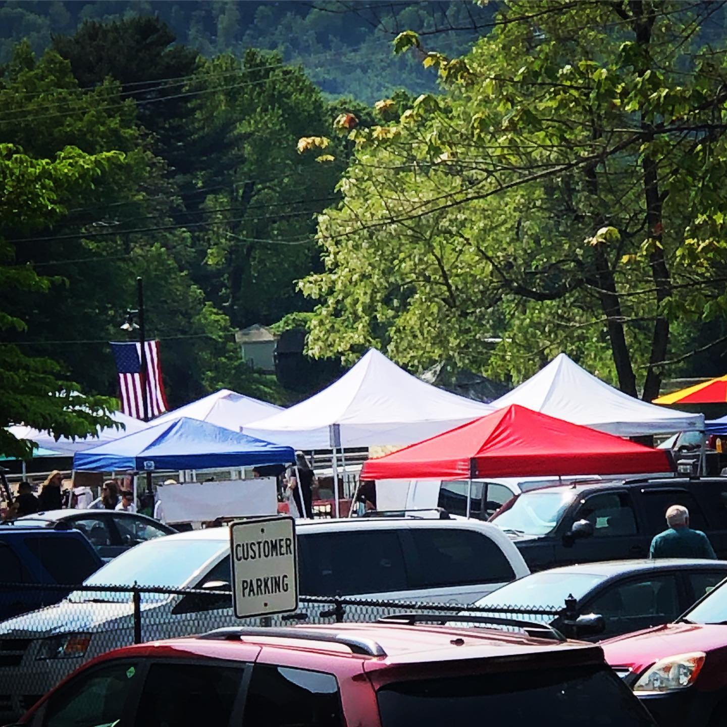 Easthampton Farmers' Market The summer market, at 50 Payson Ave runs